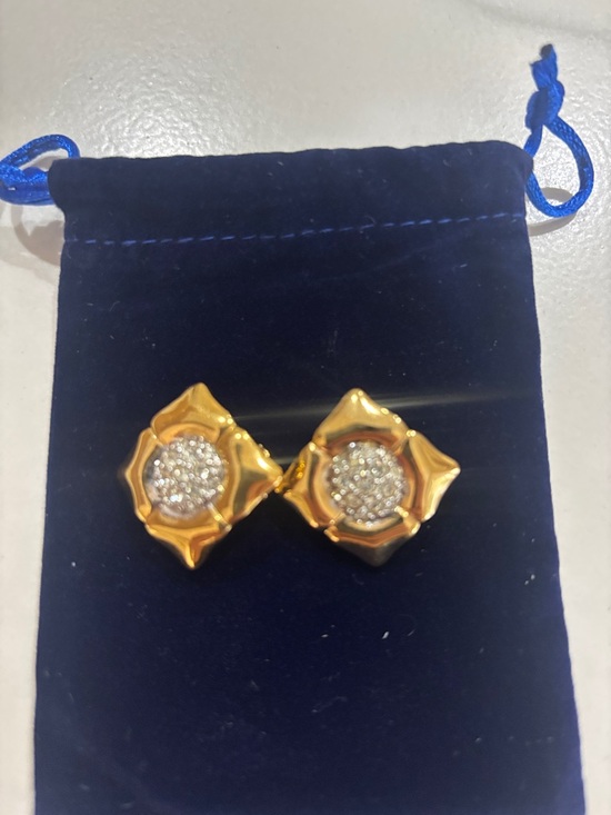 Nina Ricci Jewelry - Nina Ricci clip earrings and free gift!!